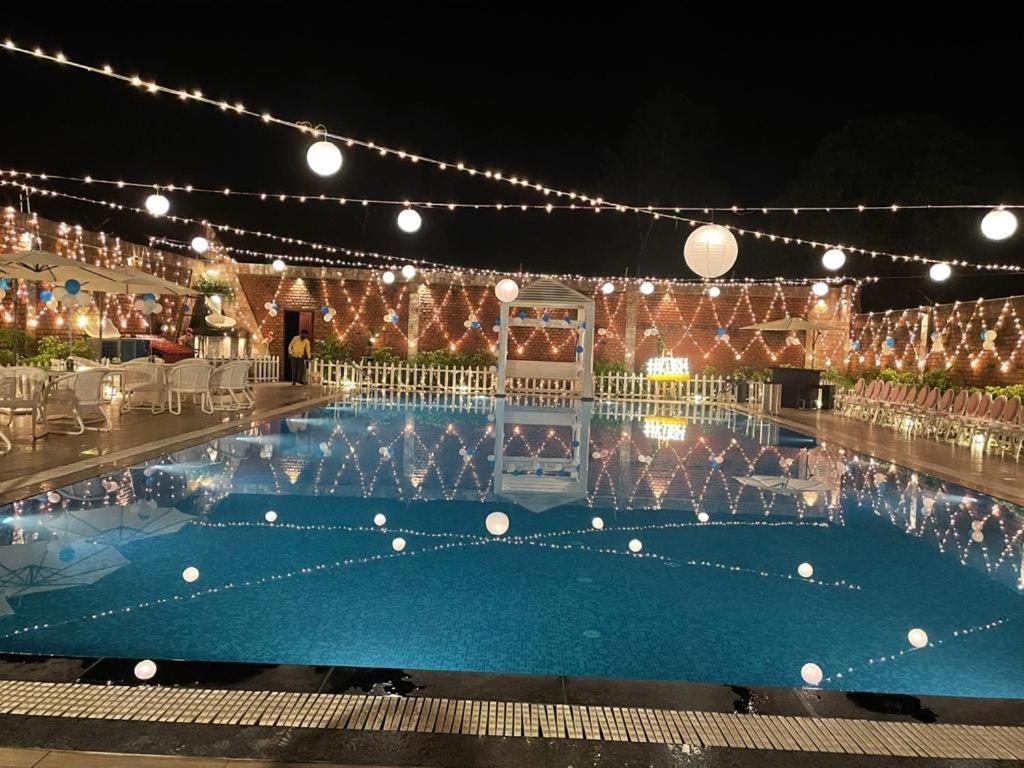 Yashmay Villa Club & Resort Gonda Eksteriør billede